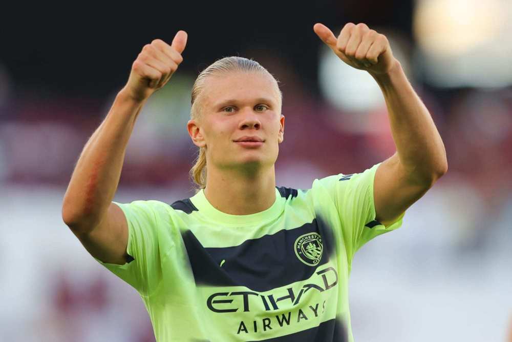 马丁内利赛前打趣：希望埃斯特旺对阵我们时状态不要太好（马丁内利赛前笑言：希望埃斯特旺对阵我们时别太神勇）