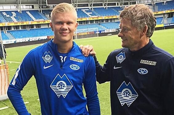 半场：莱比锡2-0法兰克福，哈德、鲍姆加特纳相互传射（半场战报：莱比锡2-0领先法兰克福，哈德与鲍姆加特纳互送传射）