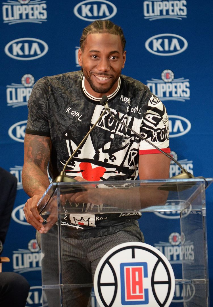 终于有正面贡献！杨瀚森前场板先助攻三分 然后快攻再助攻扣篮（杨瀚森迎来高光时刻：抢前场板助攻三分，快攻再送扣篮助攻）