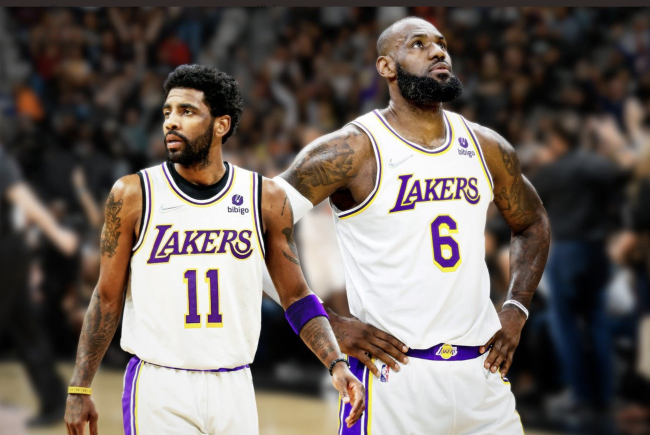 哈登生涯第12次单场55+，詹杜库生涯合计仅10次（哈登生涯55+场次达12场，詹杜库三人合计仅10场）